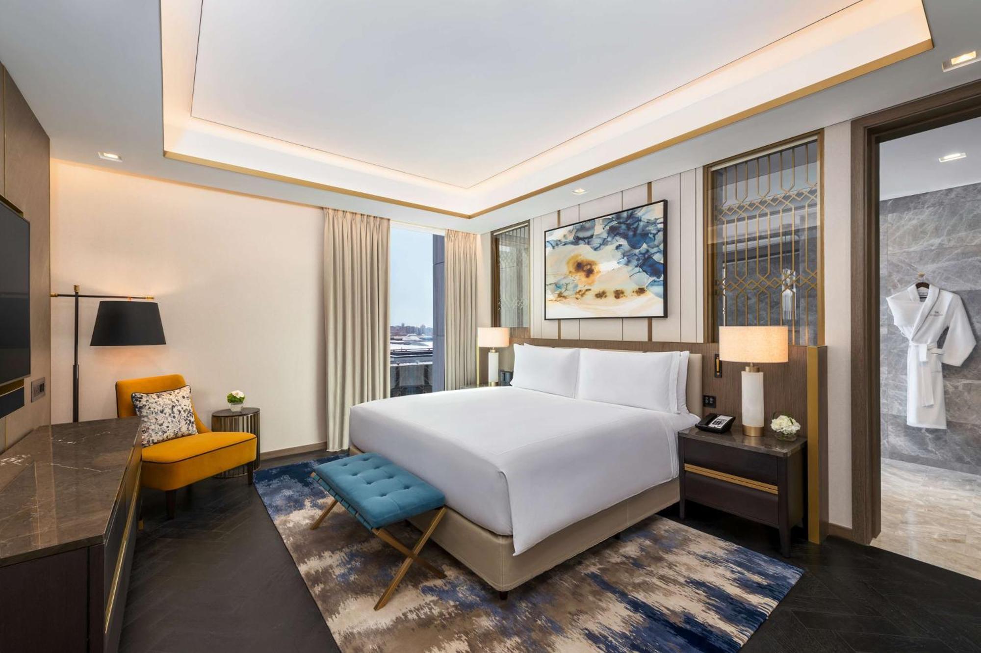 Waldorf Astoria Kuwait Hotel Kuvait Kültér fotó A bedroom at the hotel